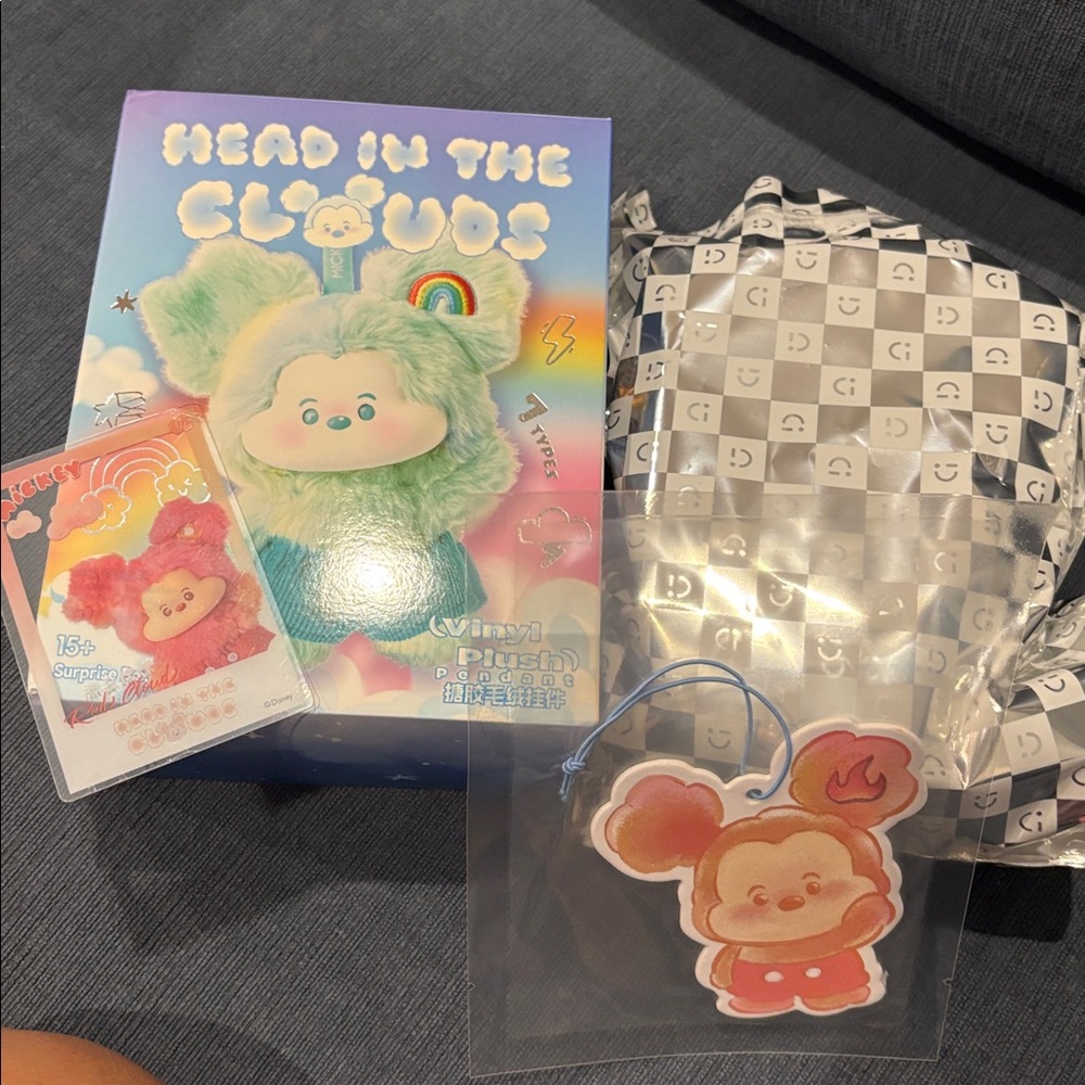 MINISO HEAD IN THE CLOUDS (CONFIRMED BOX) RED CLOUD